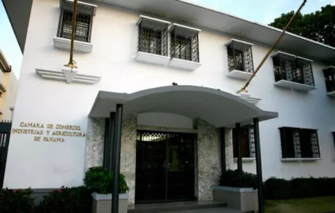 Empresarios chinos y locales fortalecen lazos de amistad y entendimiento 