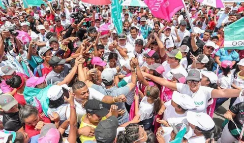 Rómulo Roux cierra su campaña cerca de la gente