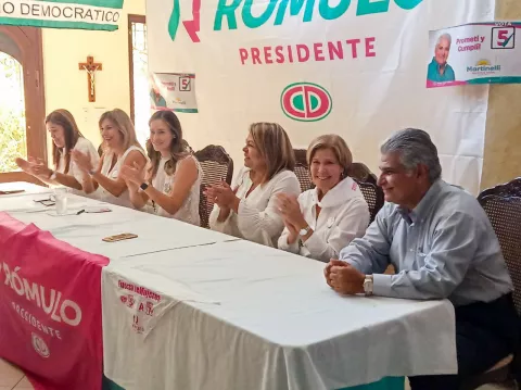 Instalan organización Fuerza de Mujeres, que respaldará campaña de Rómulo Roux y Luis Casís