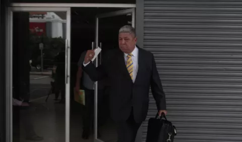 Debe haber  más  exigencias para ser magistrado