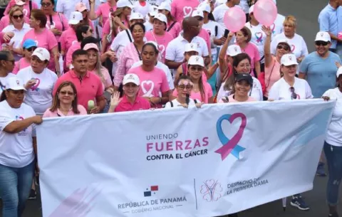 En Panamá hay unos 70 mil expedientes activos de pacientes con  cáncer