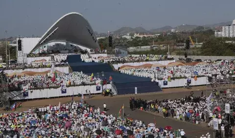 'El futuro de los jóvenes es ahora', dijo el papa Francisco