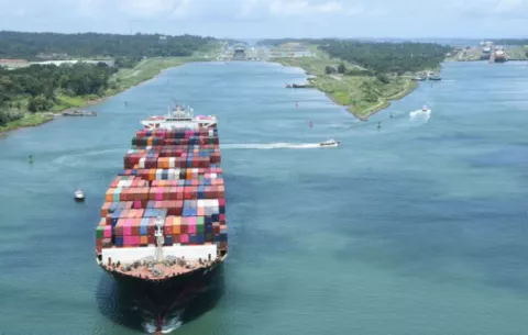 Débil crecimiento en América Latina podría impactar a la Zona Libre y el Canal de Panamá