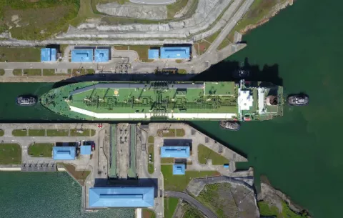 Canal de Panamá estima incremento de tránsito de buques GNL este 2019