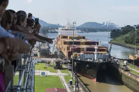 Canal de Panamá promueve con el puerto brasileño de Itaquí tránsito de granos