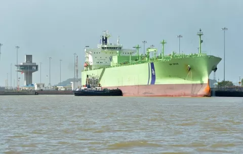 Canal de Panamá pospone nueva restricción de calado por llegada de lluvias