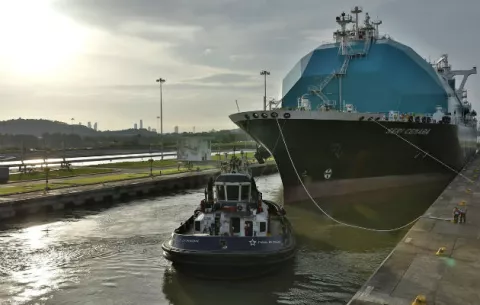 Canal de Panamá supera expectativa y logra récord en tonelaje