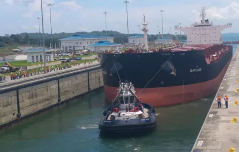 El Canal de Panamá realiza primera audiencia sobre incrementos de peajes 