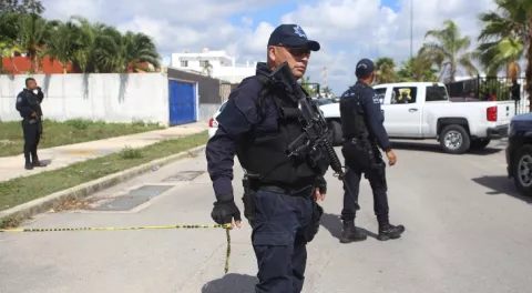 Secuestran a 27 personas de un centro de atención telefónica en Cancún