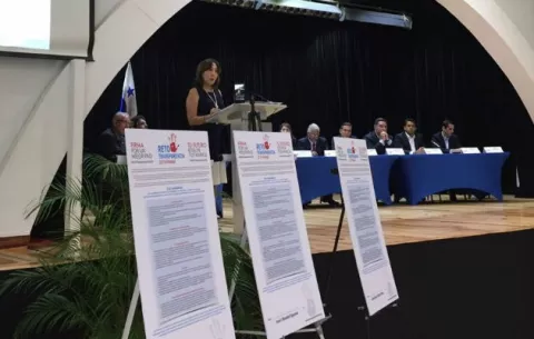 Candidatos presidenciales firman 'Reto por la Transparencia 2019'