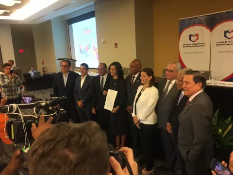 Candidatos presidenciales firman ‘Compromiso Por Una Visión De País Compartida’