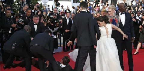 Ferrera quiere superar incidente en Cannes