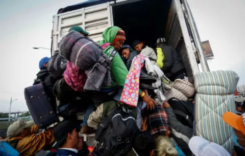 Caravana migrante avanza rumbo a Guadalajara en su trayecto hacia EE.UU.