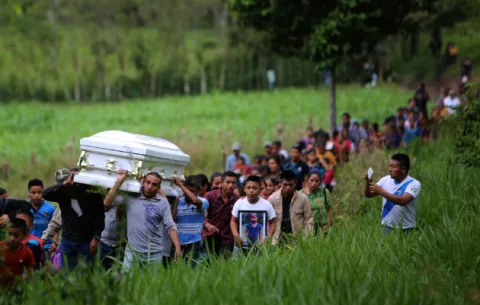 Niños pobres migran de Guatemala evadiendo la muerte y fallecen en tierra ajena