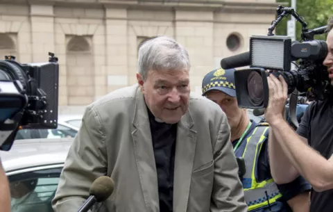 En Australia, cardenal asesor del papa Francisco, condenado por pederastia