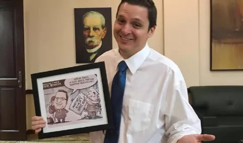 Recomiendan al ministro Carlos Rubio  atenderse con un psiquiatra