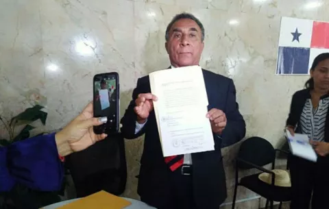 Tribunal Electoral fija fecha para audiencia de impugnación de Carlos Santana
