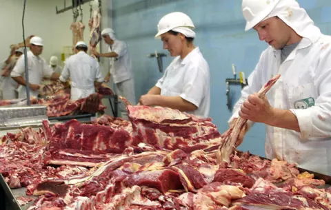 Panamá envía a China un lote de 23 toneladas de carne vacuna