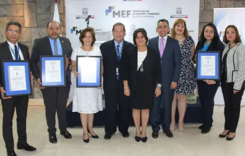 Cartas de Servicios de unidades administrativas del MEF recibieron certificación internacional