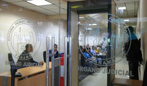 Multan a abogado por gritarle improperios al presidente del Tribunal de Apelaciones