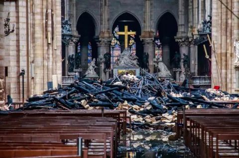 La reconstrucción de la catedral de Notre Dame será complicada y costosa