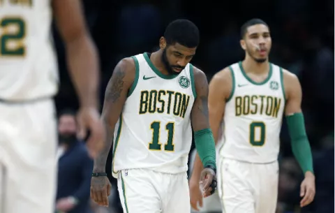  Kyrie Irving de  los Celtics se disculpa por haber maldecido Día de Acción de Gracias