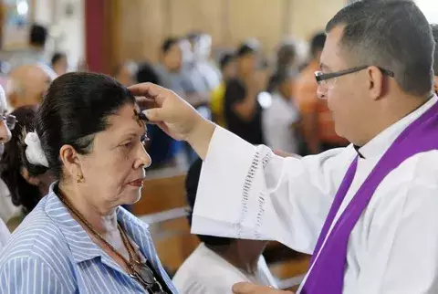 Con la imposición de la ceniza inicia la Cuaresma
