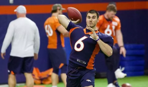 Lo arrestan, va a la corte y los Broncos de Denver lo despiden