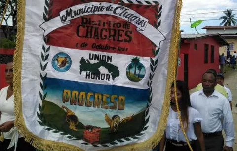 En Colón, chagreños celebran con desfile sus 168 años de fundación 