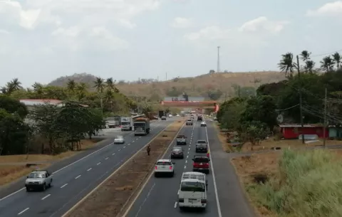 Vehículo donde viajaba una familia recibe 16 impactos de bala en ataque en Chame