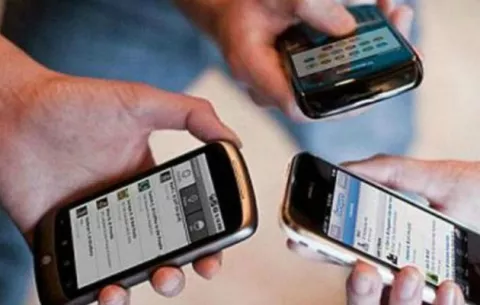 "Whatsappitis", la enfermedad producida por el chat