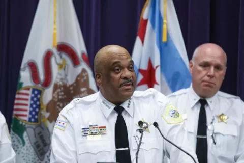 En una escalada de violencia hubo más de 50 baleados en Chicago
