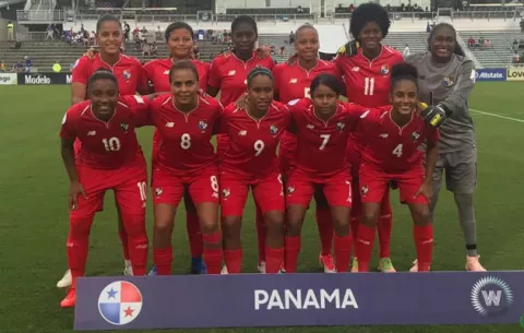 Panamá vence a México y pasa a semifinales