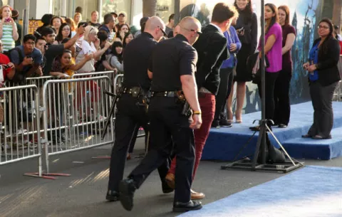 Agredido durante el estreno de "Maleficent"