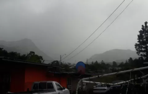 Suspenden entrada al Volcán Barú por frente frío