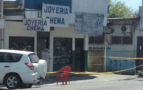 Aprehenden a dos mujeres vinculadas al homicidio de un joyero en Bugaba