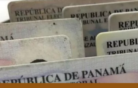 Investigan procedencia de 62 cédulas en un vehículo que transportaba droga en Guabalá