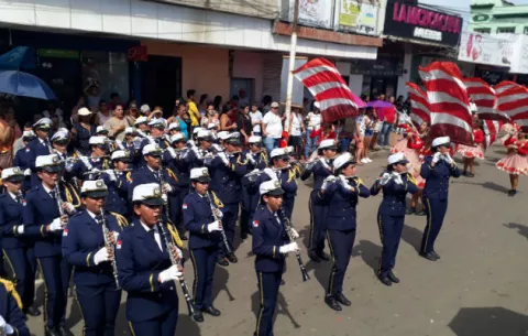 Chitré celebra a lo grande 170 años con un gran desfile cívico 