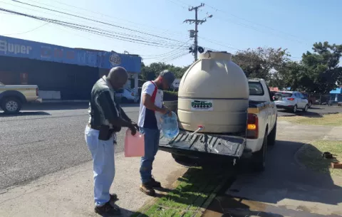 ¡Afectados! Rotura de tubería deja a cientos de moradores de Chitré sin agua