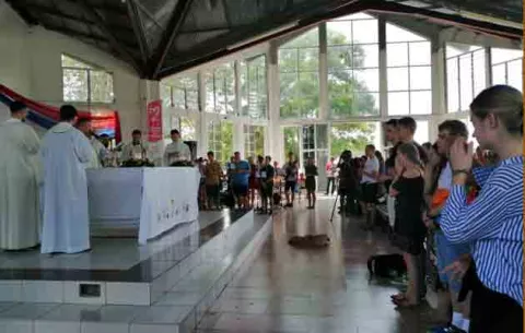 Peregrinos polacos y chilenos se toman varios sectores de La Chorrera por la JMJ