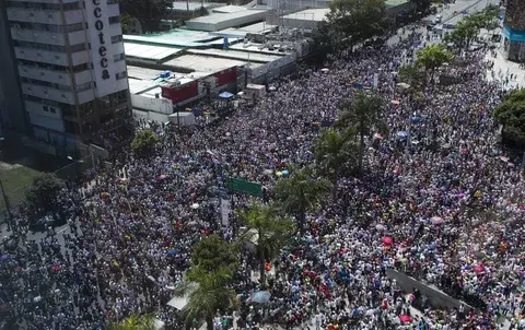 Capriles acusa al Gobierno de plan para continuar protestas y tapar problemas