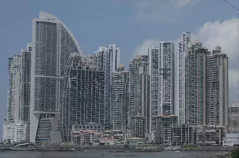 Panamá revisará con firmeza relaciones económicas con Venezuela