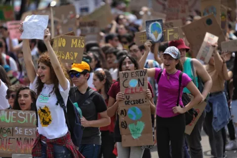 Líderes mundiales, sin Donald Trump, se citan para ponerle la cara al cambio climático