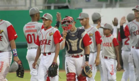 Chiriquí le quita el invicto a los Potros y Coclé apaleó a Herrera en el béisbol juvenil
