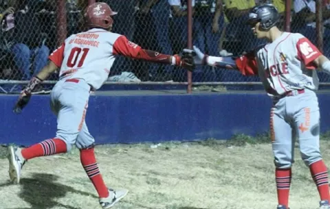 Colón evita barrida ante Los Santos y Coclé lidera serie frente a Oeste