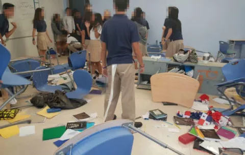 Graduandos del Colegio Panamá vandalizan salón en celebración de 'Prank Day'