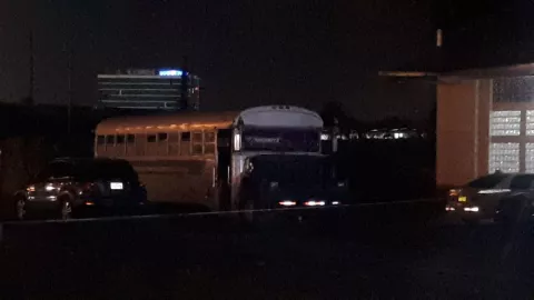 Enfrentamiento entre presuntos pandilleros en un bus deja un muerto en Colón