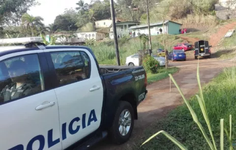 Encuentran cuerpo de una mujer degollada en las afueras de Colón