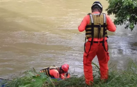 Recuperan cuerpos de tres estudiantes arrastrados por río en la comarca 