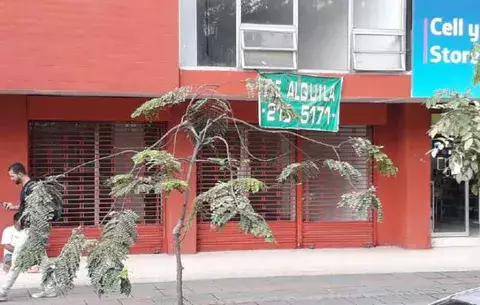 50 comercios cierran en vía Argentina debido a pérdidas económicas  